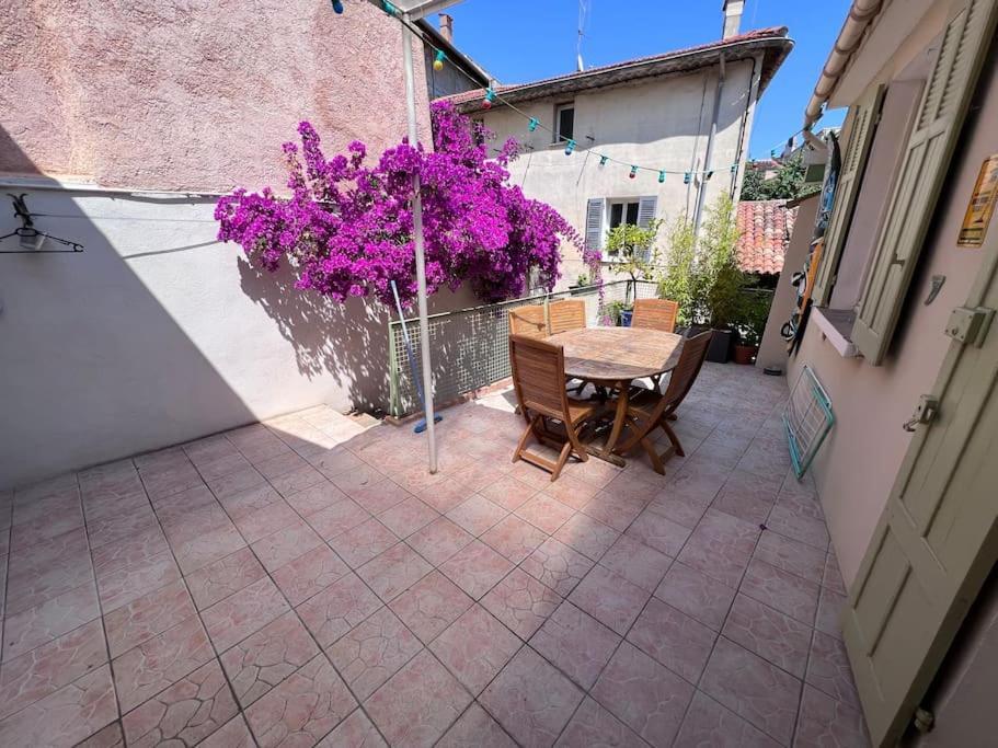 Maison Dans Les Rues Pietonnes Du Vieux 耶尔 外观 照片
